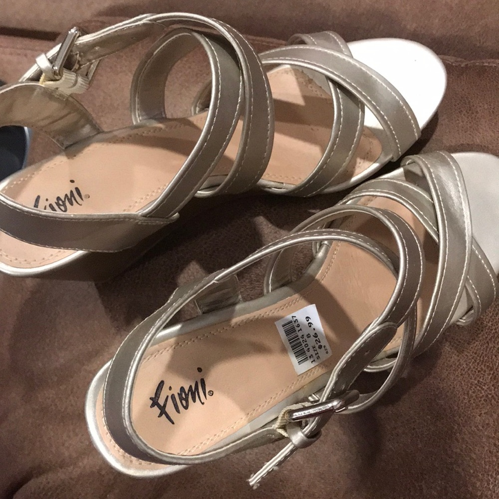 Shoes - Picture 3 of 3